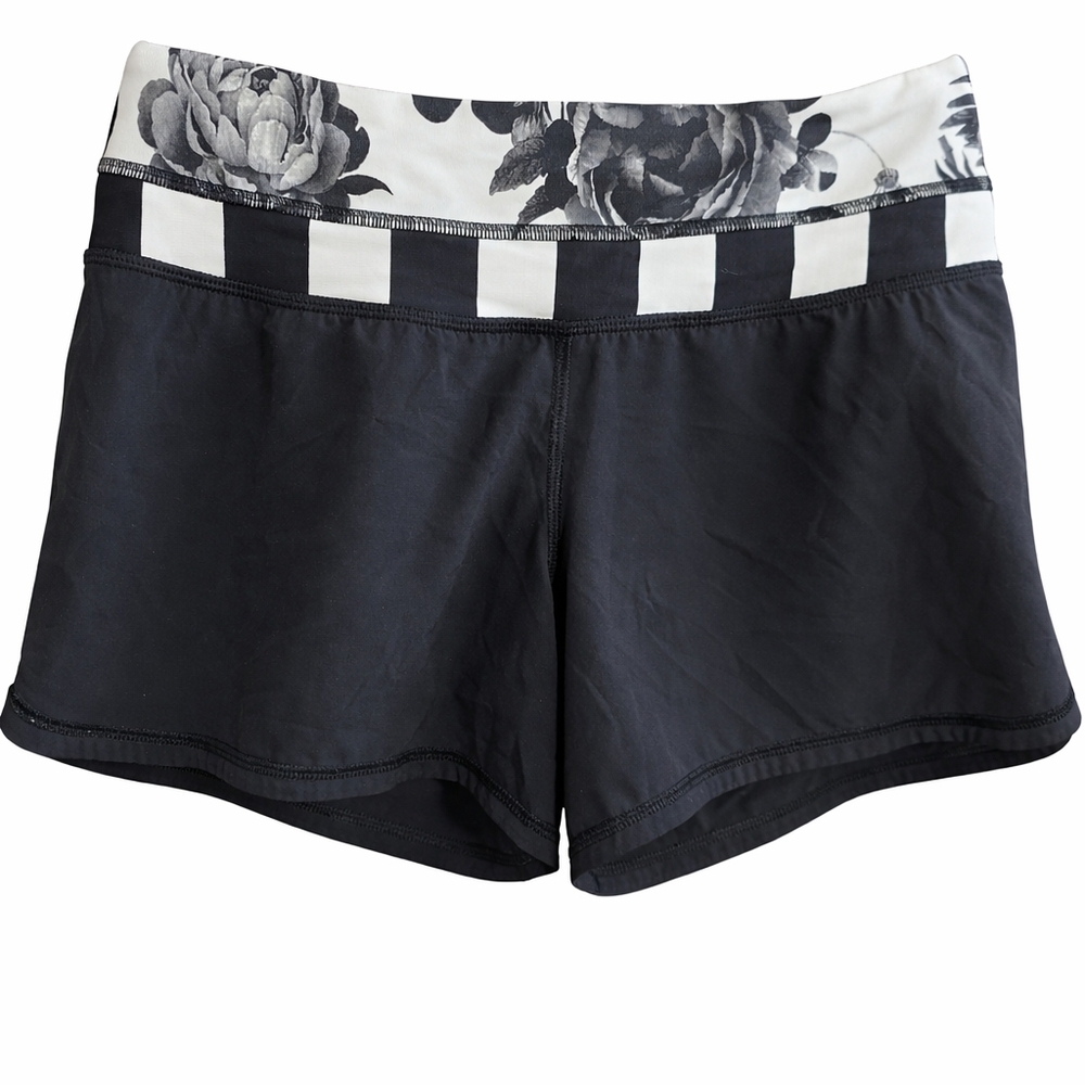 Lululemon Athletica Black and White Floral Runing Athletic Active Shorts Sz 4